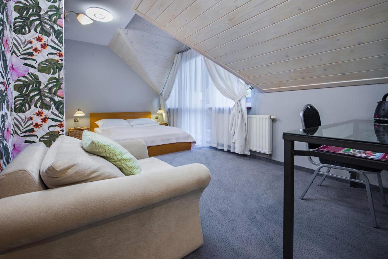 Hotel Zalesie Bochnia Eksteriør bilde
